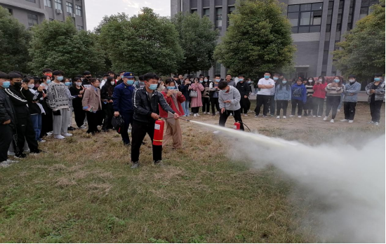 我院順利開展”落實(shí)消防責(zé)任  防范安全風(fēng)險”消防知識專題培訓(xùn)(圖5)