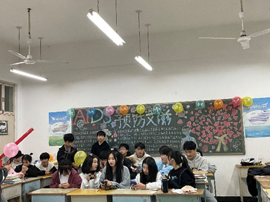2022年影視后期專業(yè)組織學(xué)生歡度元旦22-01-02-3.jpg