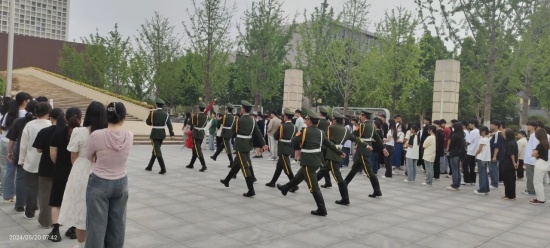 升旗1.jpg